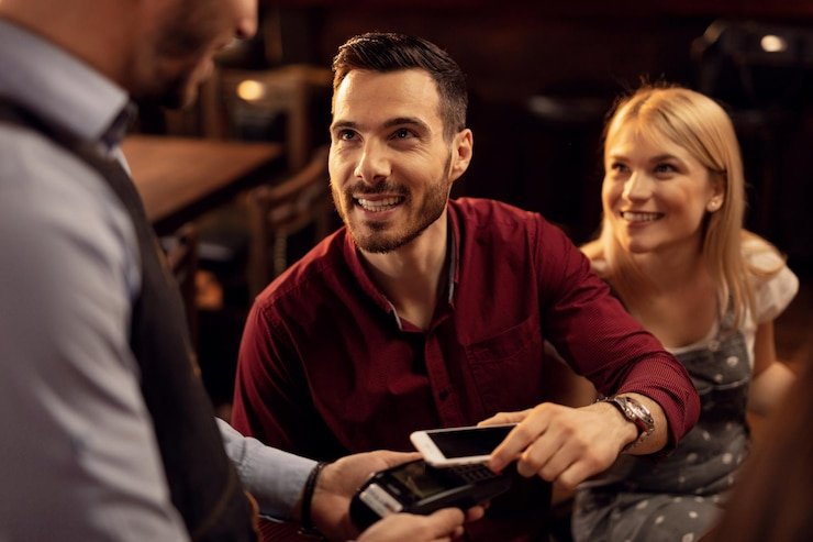 Suasana meja poker live di platform acc4d dengan dealer profesional